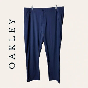 1570. Men’s OAKLEY REGULAR FIT PANTS SIZE 38 NAVY‎ BLUE IN COLOR